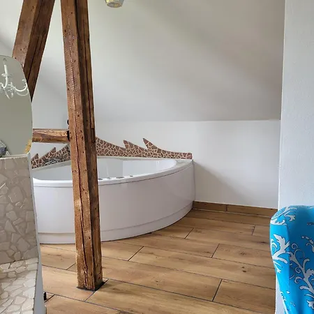 度假居 Dreamholiday Mit Whirlpool